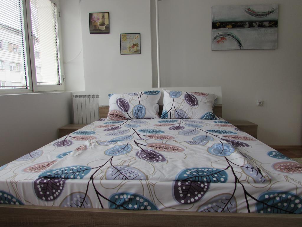 Central Square Apartment 斯科普里 外观 照片